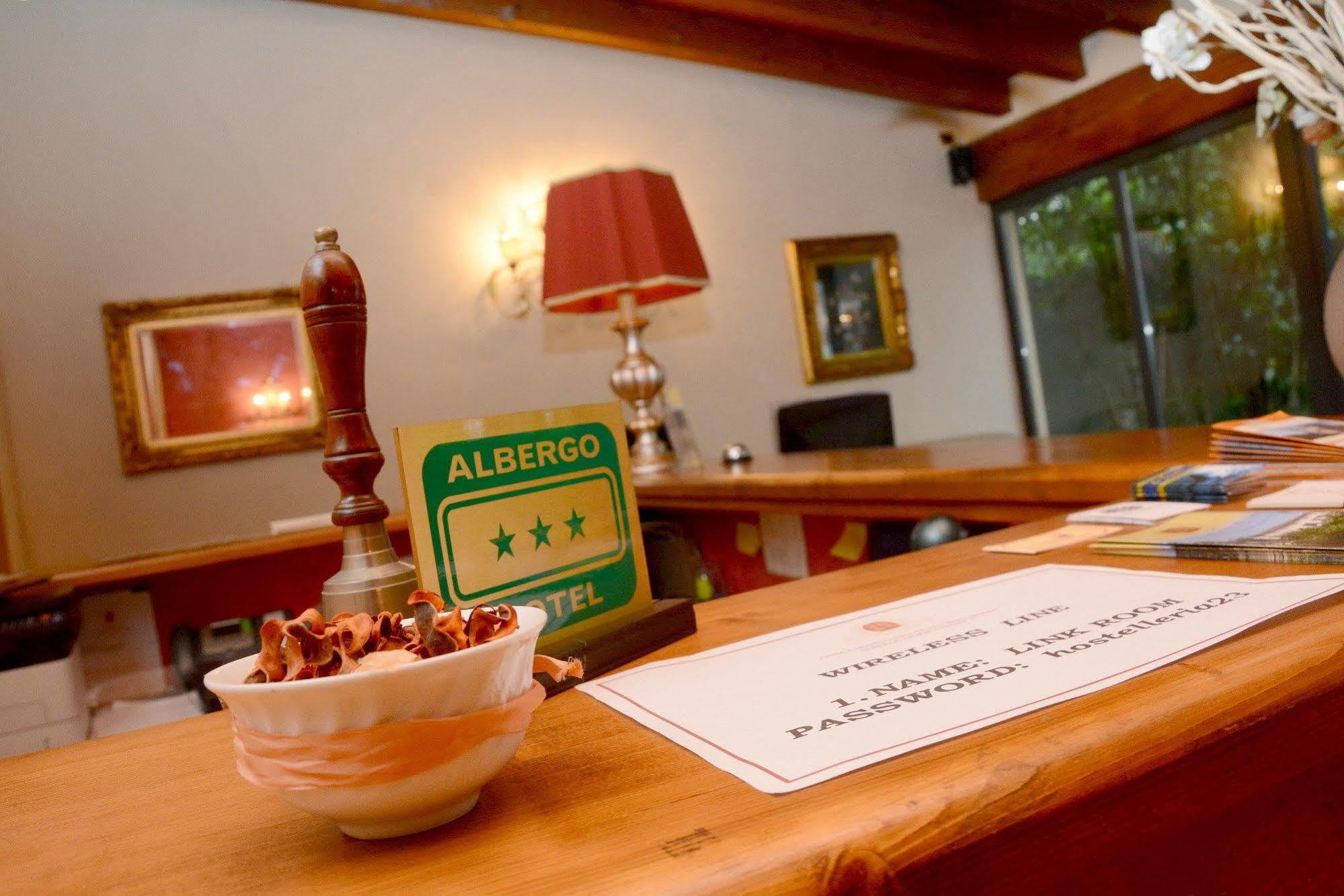 Albergo Dimora Storica Antica Hostelleria Crema Kültér fotó